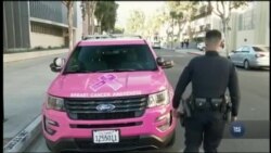 Оригінальний спосіб нагадати жінкам про мамографію придумали поліцейські Лос-Анджелеса. Відео
