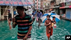 Cheias em Dhaka, capital do Bangladesh. (Foto de arquivo)