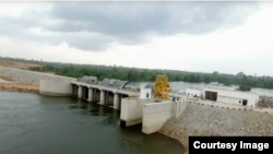 Capture d'écran de la vidéo de CI-Energie montrant le barrage de Soubré, en Côte d'Ivoire, le 7 mars 2017.