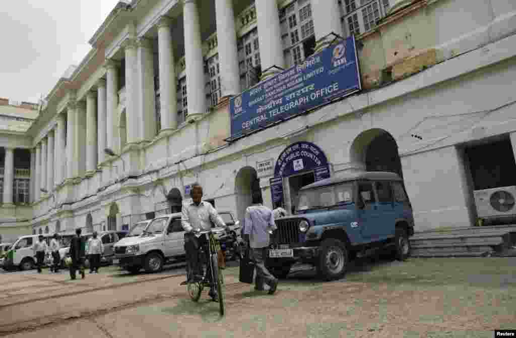 اِس ٹیلی گرام سروس کا آغاز 1850ء میں کلکتہ اور ڈائمنڈ ہاربر کے درمیان تجرباتی بنیاد پر کیا گیا تھا۔