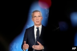 Sekretaris Jenderal NATO Jens Stoltenberg berbicara dalam konferensi pers di Oslo, Norwegia, Selasa, 30 Mei 2023. (Foto: AP)