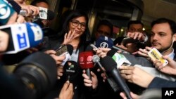 La canciller venezolana, Delcy Rodríguez, indicó que el gobierno del presidente Nicolás Maduro considera que los miembros fundadores de la unión aduanera vulneraron la institucionalidad del organismo.