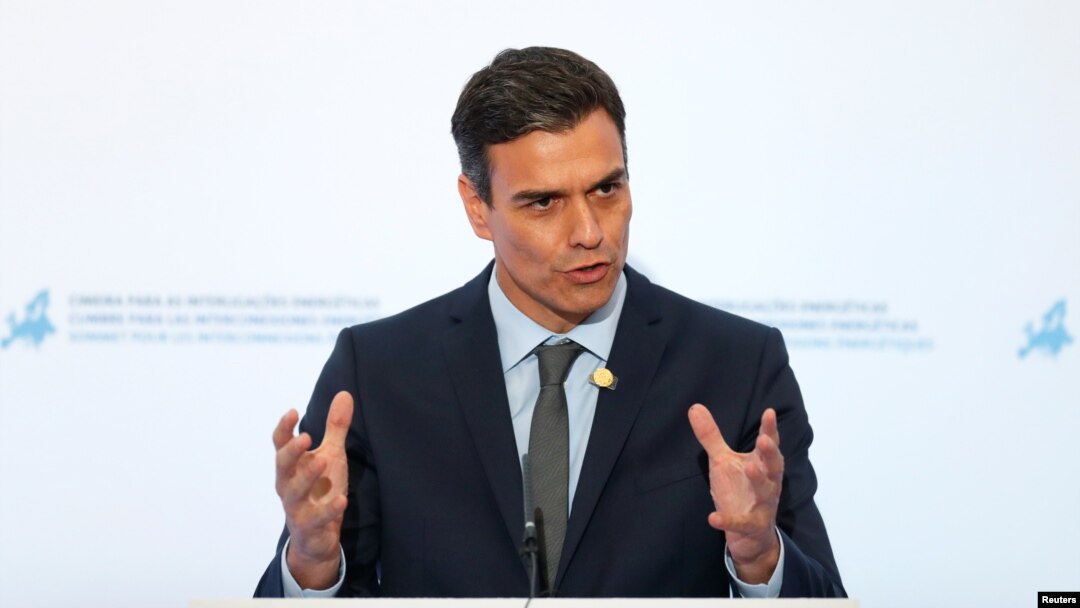 El presidente del gobierno español Pedro Sanchez, durante una conferencia de prensa en Lisboa, Portugal, el 27 de julio de 2018. REUTERS/Rafael Marchante. El gobernante socialista español podría ganar unas elecciones legislativas anticipadas, sugiere un sondeo de referencia reciente.