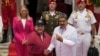 El presidente venezolano, Nicolás Maduro, a la derecha, y el presidente de Nicaragua, Daniel Ortega, se dan la mano ante fotógrafos al inicio de una cumbre de ALBA en el palacio presidencial de Miraflores en Caracas, Venezuela, el miércoles 24 de abril de 2024. AP