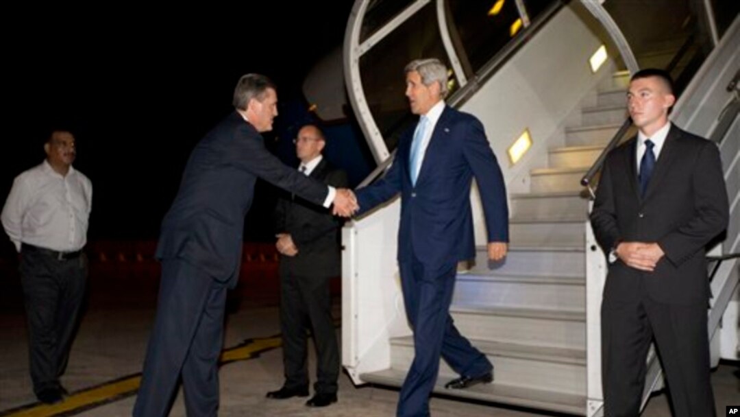 Menlu AS John Kerry tiba di Islamabad Rabu malam (31/7) untuk melakukan pertemuan dengan sejumlah pejabat Pakistan.