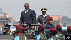 Rais wa Congo Joseph Kabila akiwasili kukagua gwaride.