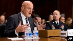 James Clapper testificó en el Senado junto con el general Keith Alexander, director de la Agencia de Seguridad Nacional.