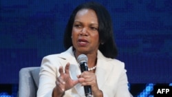 Condoleezza Rice, exsecretaria de Estado de Estados Unidos, habla durante la ceremonia de apertura de la Exposición y Conferencia Internacional del Petróleo de Abu Dabi (ADIPEC) en Abu Dabi, el 11 de noviembre de 2019.