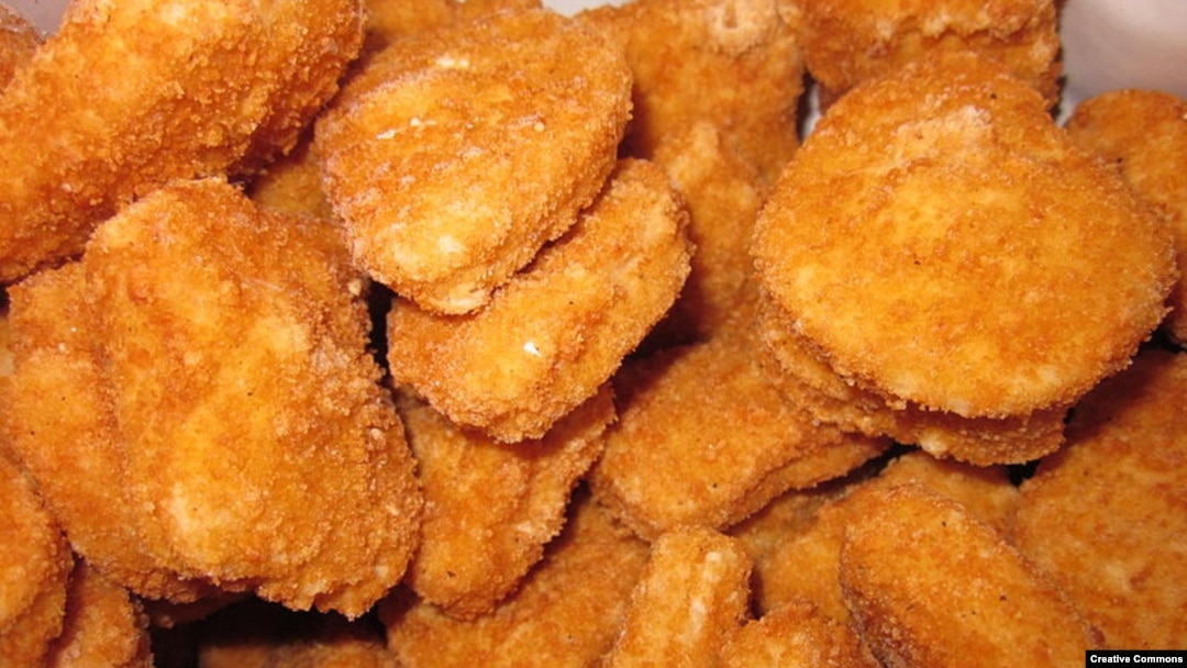 Sebuah analisis terbaru dari nugget ayam dari dua restoran populer menemukan hanya ada kandungan 40-50 persen daging di dalamnya.