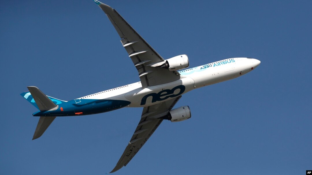 Kevin McAllister, director general de aviación comercial en Boeing, se disculpó con familiares de las víctimas de dos accidentes durante el Salón Internacional de la Aeronáutica y el Espacio de París el lunes 17 de junio de 2019. 