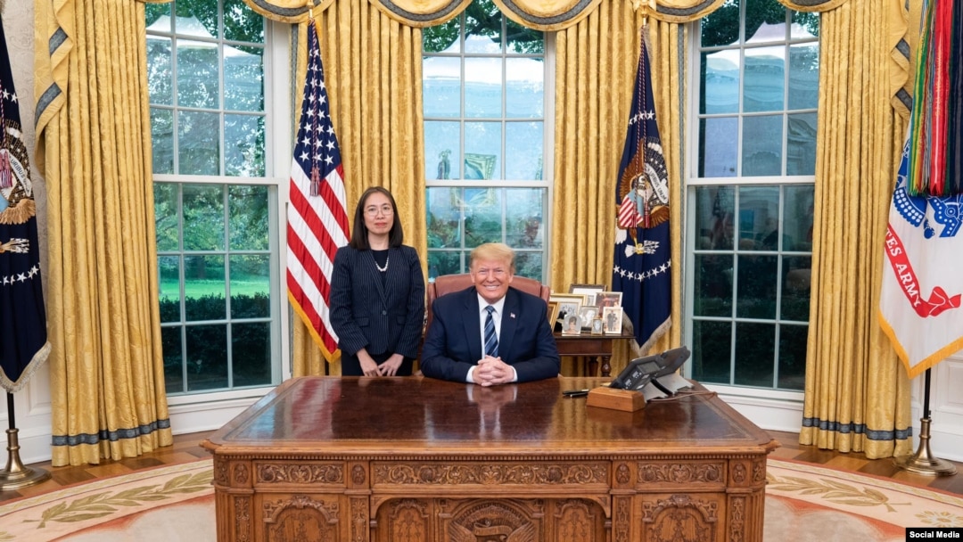 Mẹ Nấm và TT Donald Trump tại Tòa Bạch Ốc, 7 tháng 11, 2019. (Hình: Facebook Nguyen Ngoc Nhu Quynh)