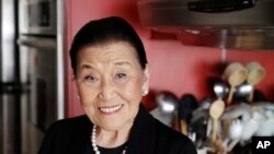 Cecilia Chiang di dapur rumahnya di San Francisco. (AP/Eric Risberg)