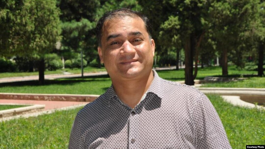 Uyg'ur professori Ilhom To'xti Xitoyda zo'ravonlik va ayirmachilikni targ'ib etganlikda ayblanib, umrbod qamoq jazosiga hukm etildi.