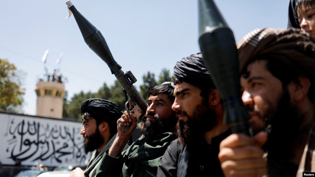 طالبان د خپلو تګلارو دفاع کوي، وايي دا د شریعت سره سمون خوي او د جینکو د تعلیم او کارروزګار دپاره به د اسلام او افغان دود دستور سره سم حالات برابروي