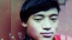 གསེར་རྟ་རུ་བོད་མི་ཞིག་གིས་༧གོང་ས་མཆོག་སྐུ་ཚེ་ཁྲི་ལོར་བརྟན་པ་ཤོག་ཅེས་སྐད་འབོད་བྱས་པ།