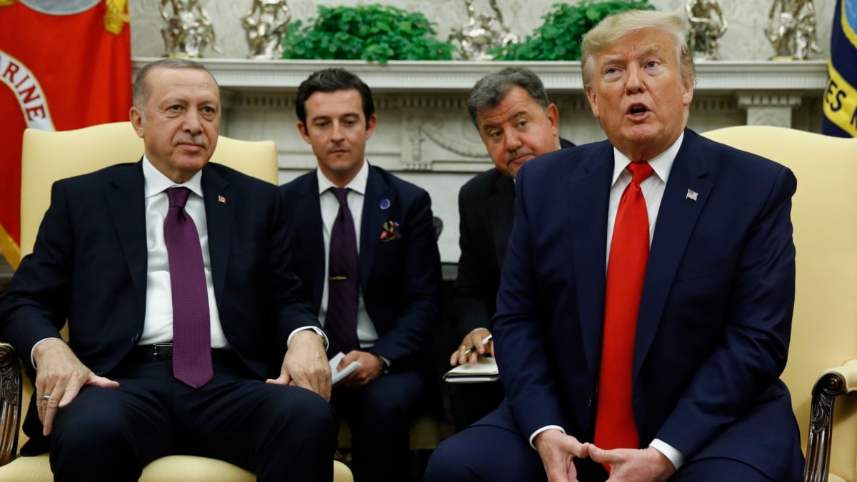 Trump, Erdogan Discuss Turkey's Purchase of Russian Missile Defense System
