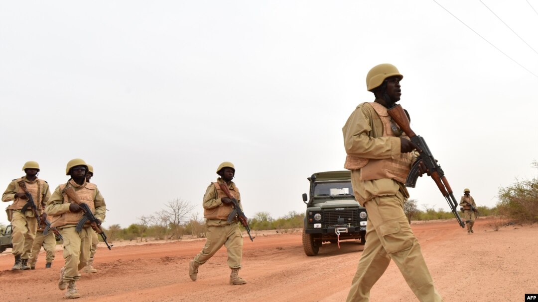 Beberapa pria bersenjata menewaskan banyak warga sipil Sabtu (2/1) di Niger. (Foto: AFP/Issouf Sanogo)