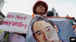 Supporters of the Moving Forward Party hold a portrait of Pita Limjaroenrat, the party chairman, during a protest in Bangkok, Thailand, Saturday, July 29, 2023. (Photo: AP)