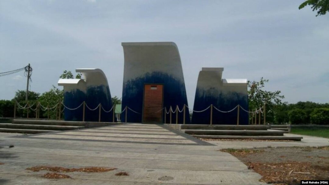 Monumen "Thanks to The World" Blang Padang, Banda Aceh, tempat penyelenggaraan puncak peringatan 10 tahun Tsunami, yang akan digelar 26 Desember 2014 mendatang (Foto: VOA/Budi Nahaba).