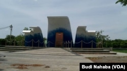 Monumen "Thanks to The World" Blang Padang, Banda Aceh, tempat penyelenggaraan puncak peringatan 10 tahun Tsunami, yang akan digelar 26 Desember 2014 mendatang (Foto: VOA/Budi Nahaba).