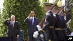 Predsjednik Obama odlikovao Roberta Gatesa Predsjedničkom medaljom slobode
