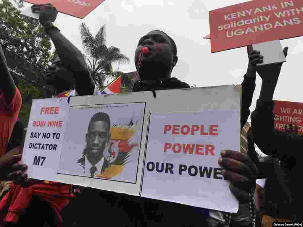 Wakenya wafanya maandamano ya kupinga kushikiliwa kwa Robert Kyagulanyi- Bobi Wine katika jela ya kijeshi nchini Uganda