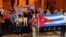 Residentes cubanos en Bolivia se manifiestan en Santa Cruz, Bolivia. [Foto: VOA/Fabiola Chambi].