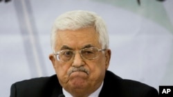 ປະທານາທິບໍດີ ​ປາ​ແລັສ​ໄຕ​ນ໌ ທ່ານ Mahmoud Abbas ເຂົ້າຮ່ວມກອງປະຊຸມ ຂອງສະພາ​ກາງ ຂອງອົງການ​ປົດ​ປ່ອຍ​ປາ​ແລັສ​ໄຕ​ນ໌ ຢູ່ທີ່ເຂດ West Bank ຂອງເມືອງ Ramallah, ວັນພຸດທີ 4 ມີນາ 2015.