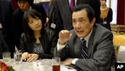 Taiwan's President Ma Ying-jeou discusses the bitter South China Sea island dispute between China and Japan at a Presidential Office press briefing in Taipei, Taiwan, January 31, 2013.