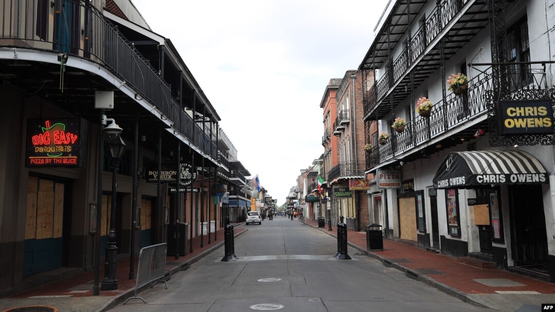 Kawasan French Quarter di New Orleans, Louisiana yang terkenal dengan musik dan kehidupan malam kini sepi dengan adanya pandemi corona (27/3).