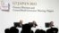 Міністр фінансів Японії Шунічі Сузукі (у центрі) та керуючий Банком Японії Кадзуо Уеда (праворуч) на прес-конференції під час зустрічі міністрів фінансів і керівників центральних банків G7 у Toki Messe в Ніїґаті, Японія, травеня 13 січня 2023 року. (AP Photo/Shuji Kajiyama)