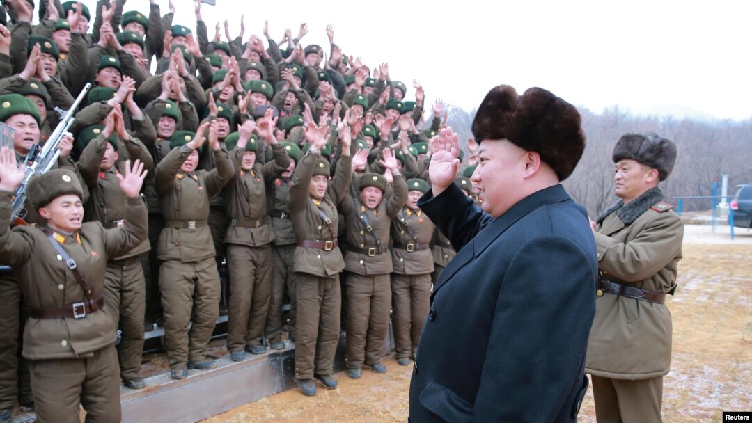 김정은 북한 국무위원장이 조선인민군 제233군부대직속 군부대를 시찰했다고 19일 조선중앙통신이 보도했다.