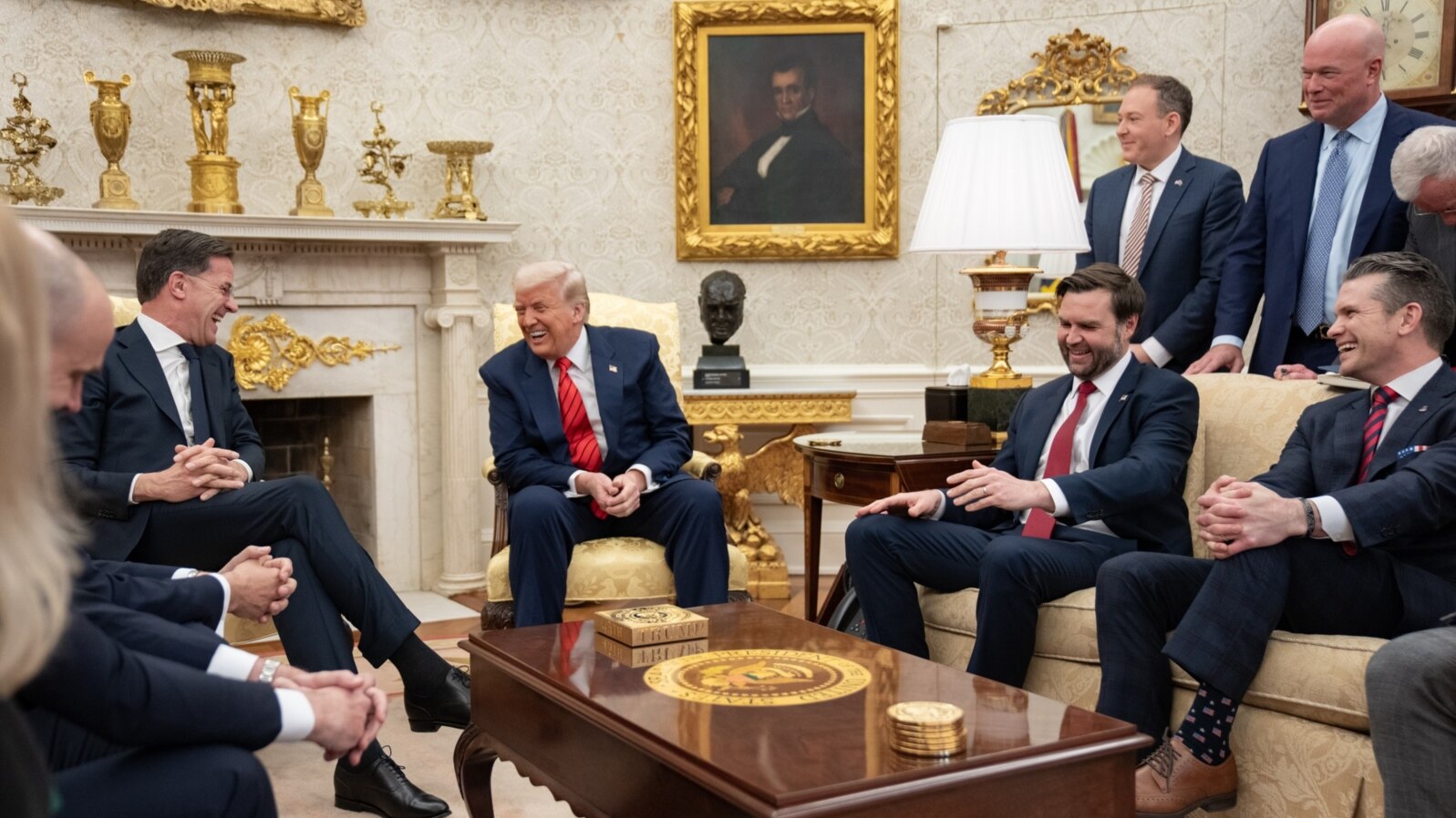 Претседателот Доналд Трамп се состана со секретарот на НАТО Марк Руте, четврток, 13 март 2025 година (Официјална фотографија на Белата куќа)