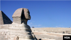 Sphinx, Abul Hawl in Arabic, the enormous statue with a man's head and a lion's body standing guard over the pyramids in Giza, outside Cairo, Egypt. (Diaa Bekheet/VOA)
