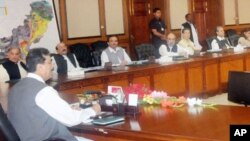 مشترکہ مفاد کونسل کے اجلاس میں وزیراعظم گیلانی اور چاروں صوبائی وزرائے اعلیٰ کے علاوہ متعلقہ حکام بھی شریک ہوئے