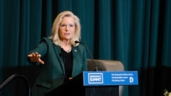 Mantan Anggota DPR AS dari Partai Republik, Liz Cheney, berbicara dalam sebuah acara di Universitas Dartmouth di Hanover, New Hampshire, pada 5 Januari 2024. (Foto: Robert Gill/Dartmouth via AP)