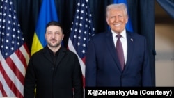 دونالد ترمپ، رییس جمهور ا یالات متحده و ولادمیر زیلینسکی، رییس جمهور اوکراین در داووس سویس