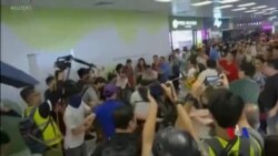 香港淘大商場內親中者與反送中人士衝突