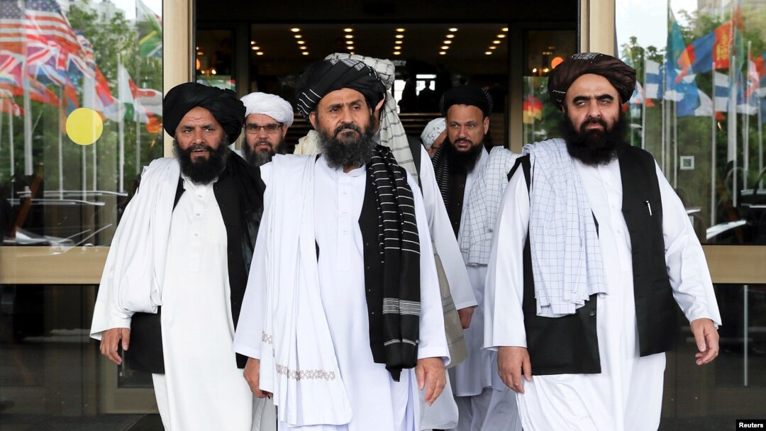 تجزیہ کاروں کا کہنا ہے کہ امریکہ اور طالبان کے درمیان ممکنہ امن معاہدے کے تحت افغانستان سے امریکی افواج کا انخلا افغانستان کے مسئلے کا صرف ایک چوتھائی حل ہے۔ (فائل فوٹو)