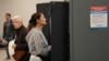 Des électeurs participent au vote anticipé dans un bureau de vote de Marietta, en Géorgie, aux États-Unis, le 15 octobre 2024. (REUTERS/Jayla Whitfield-Anderson)