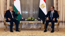 Presiden Palestina Mahmoud Abbas bertemu dengan Presiden Mesir Abdel-Fattah el-Sissi selama KTT Liga Arab di Gaza, di Kairo hari Kamis, 4 Maret 2025.