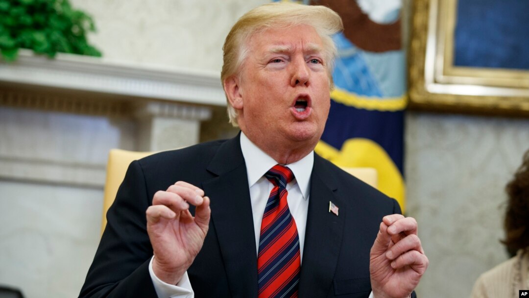 Presiden AS Donald Trump berbicara di Gedung Putih, hari Selasa (22/5). 