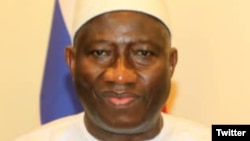 Tsohon Shugaban Najeriya Goodluck Jonathan, a lokacin da ya kai ziyara Gambia (Twitter/ State of Gambia)