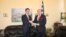 Ambasador SAD u BiH Eric Nelson predaje kopije akreditvnih pisama Mirsadu Bešiću, šefu Odjela za diplomatski protokol Ministarstva vanjskih poslova BiH