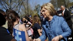 民主党总统候选人前国务卿希拉里克林顿