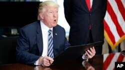 El fallo es el tercer golpe que recibe el gobierno en materia migratoria, dos de los cuales han venido del Noveno Circuito. 