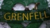 FILE - Ucapan belasungkawa terlihat pada dinding menjelang penerbitan laporan kedua penyelidikan publik Inggris terkait kebakaran mematikan Grenfell tahun 2017, di London, Inggris, 22 Agustus 2024.