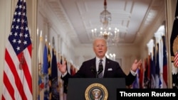 조 바이든 미국 대통령이 11일 백악관에서 신종 코로나바이러스 팬데믹 1주년을 맞아 대국민 연설을 하고 있다.