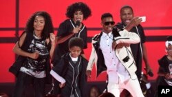 Yara Shahidi, from left, Tracee Ellis Ross, Miles Brown, Silento, and Anthony Anderson perform at the BET Awards at the Microsoft Theater on June 28, 2015, in Los Angeles.