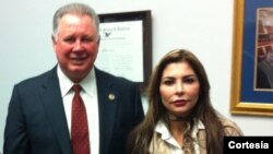 La organización “LIBERENLOS YA !” con sede en Washington, es presidida por la ex jueza penal venezolana Yuri López. [Foto: Liberenlos Ya!]